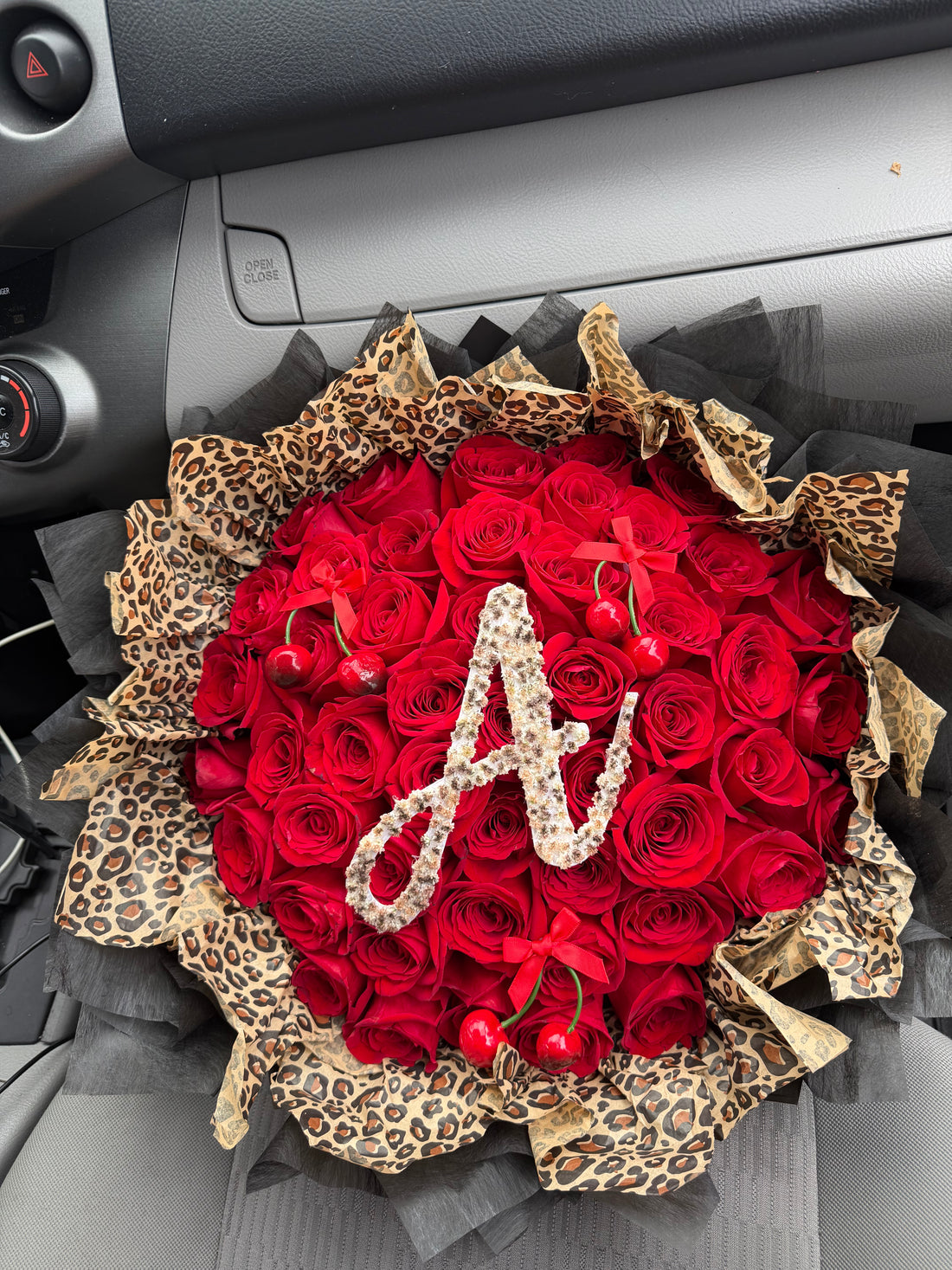 Cheetah Print Lover Bouquet 🐆🍒