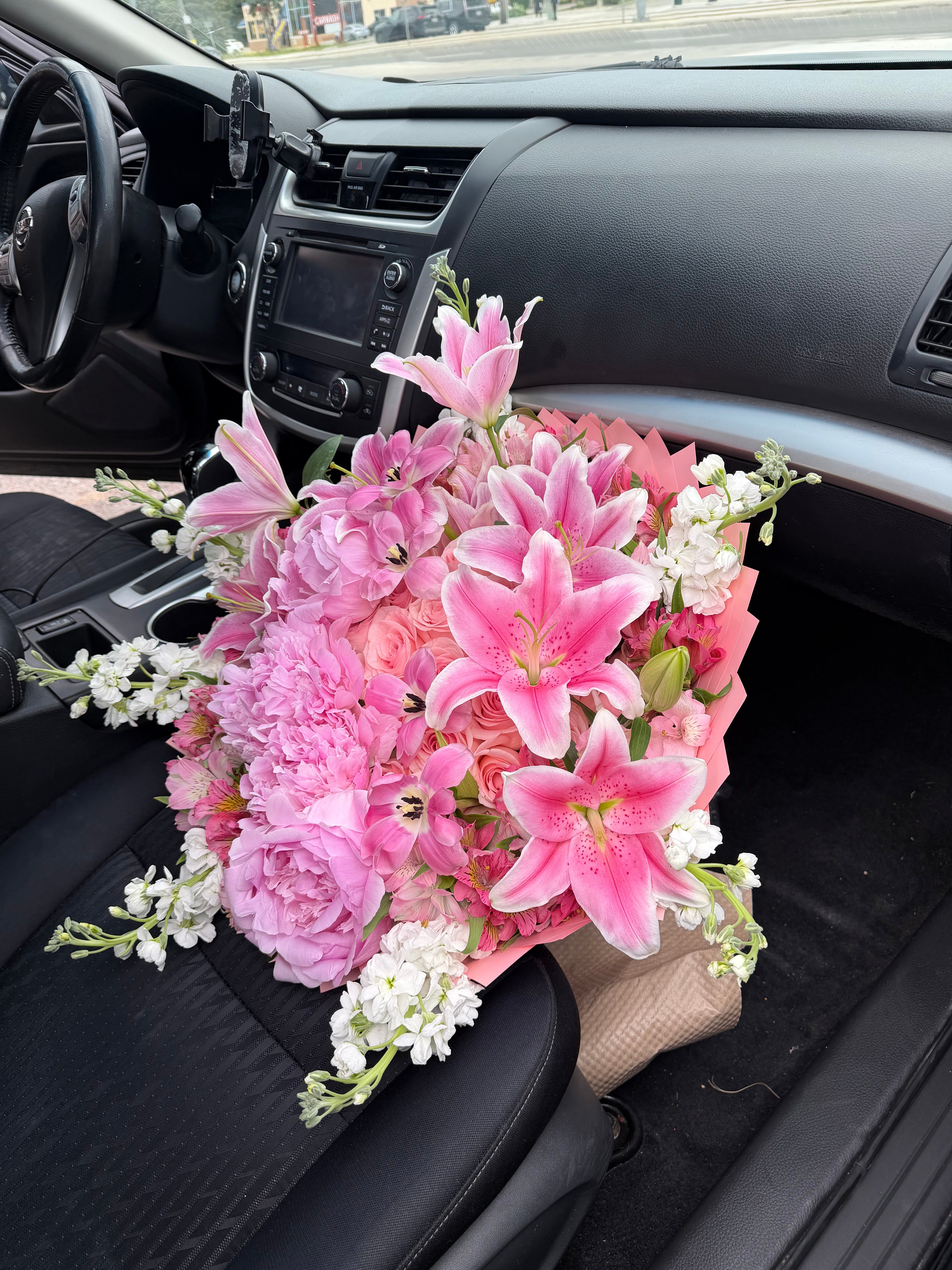I Dare You To Love Me Bouquet🌺