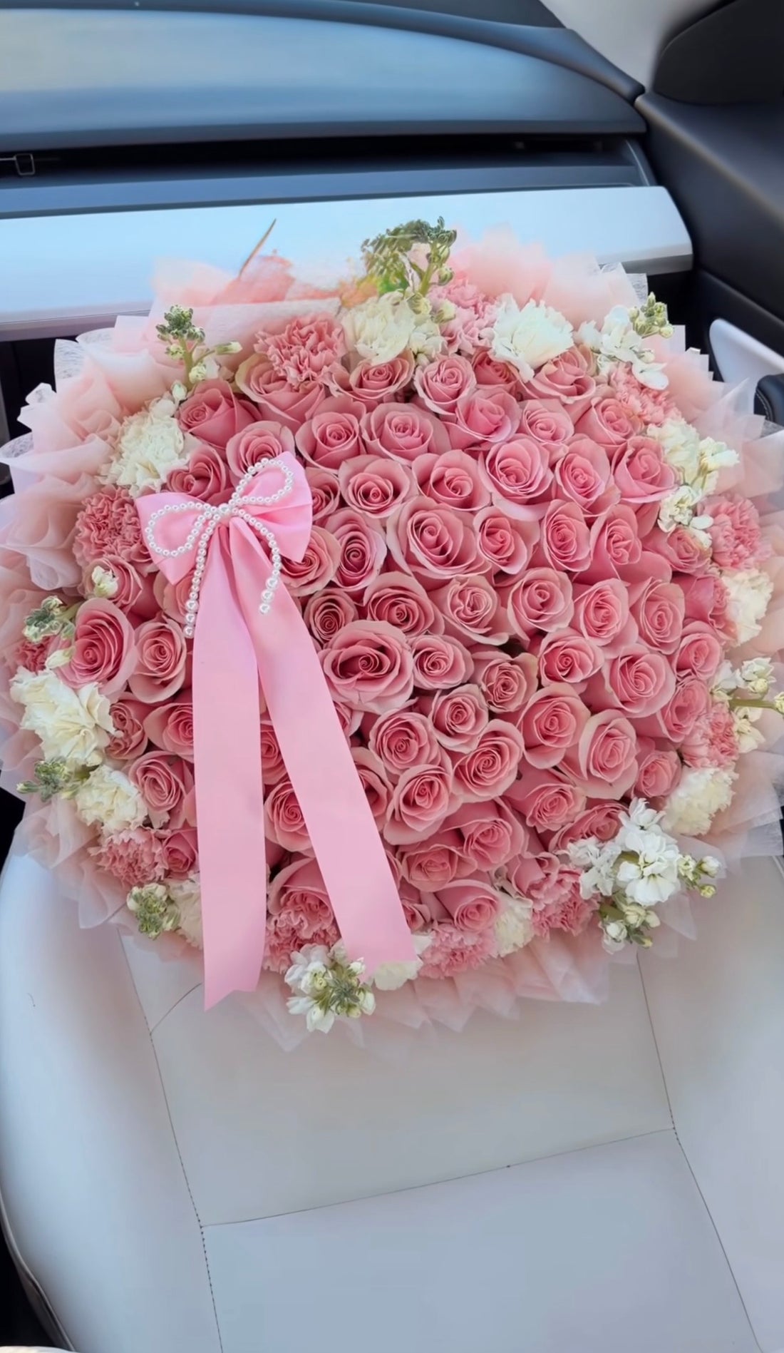 Pink Aura Bouquet 🎀