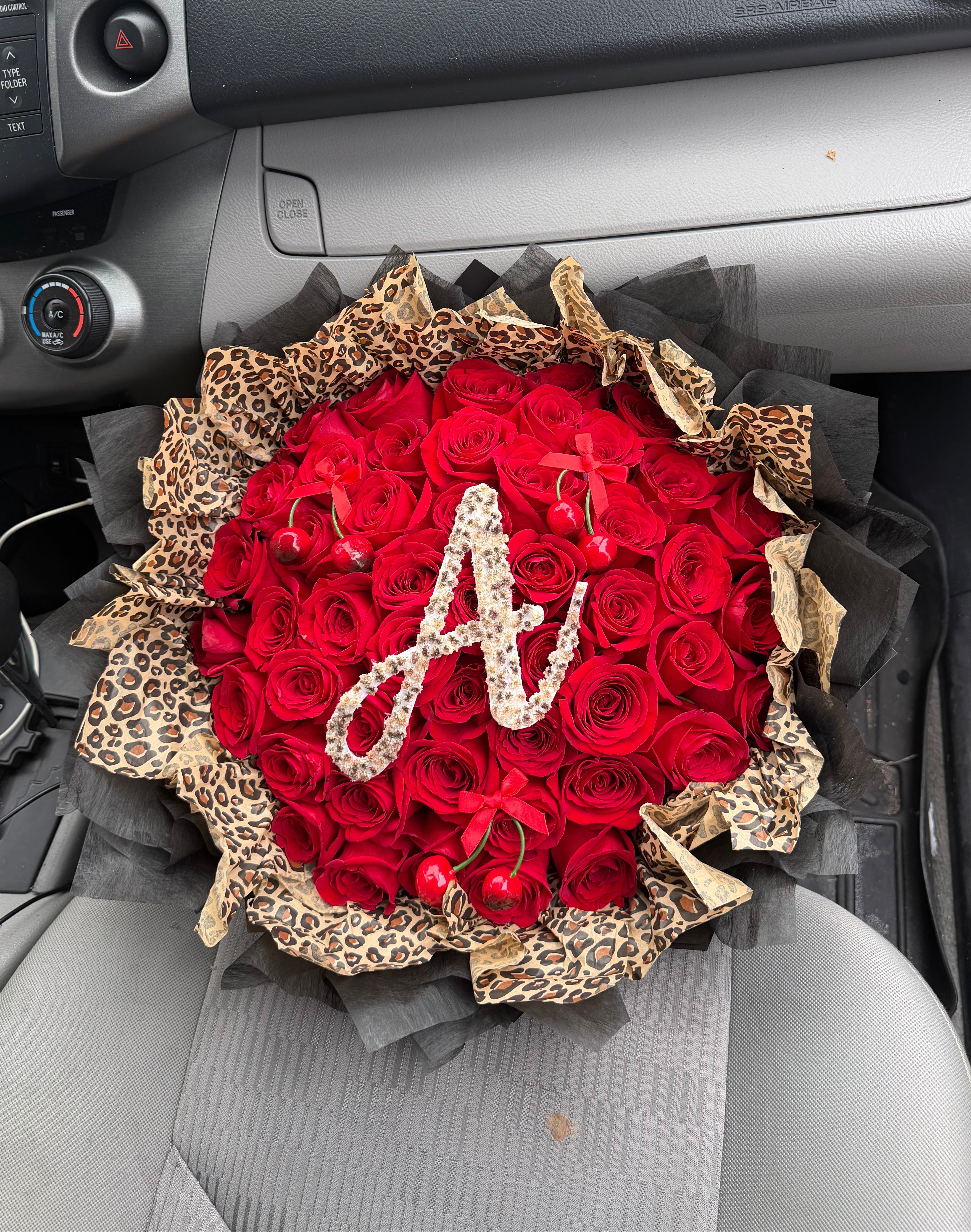 Cheetah Print Lover Bouquet 🐆🍒
