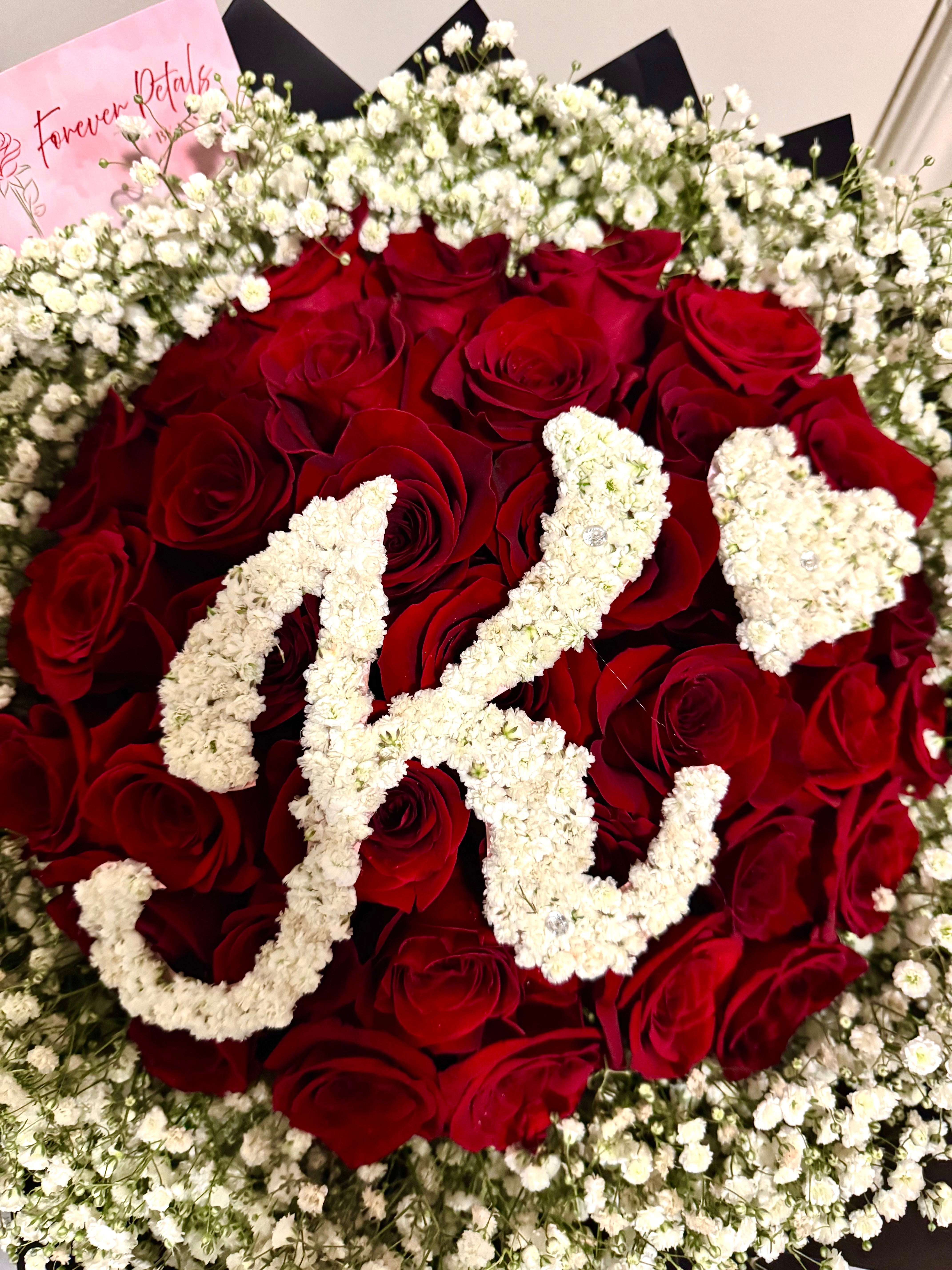 30 Count Angel Rim Bouquet with Initial