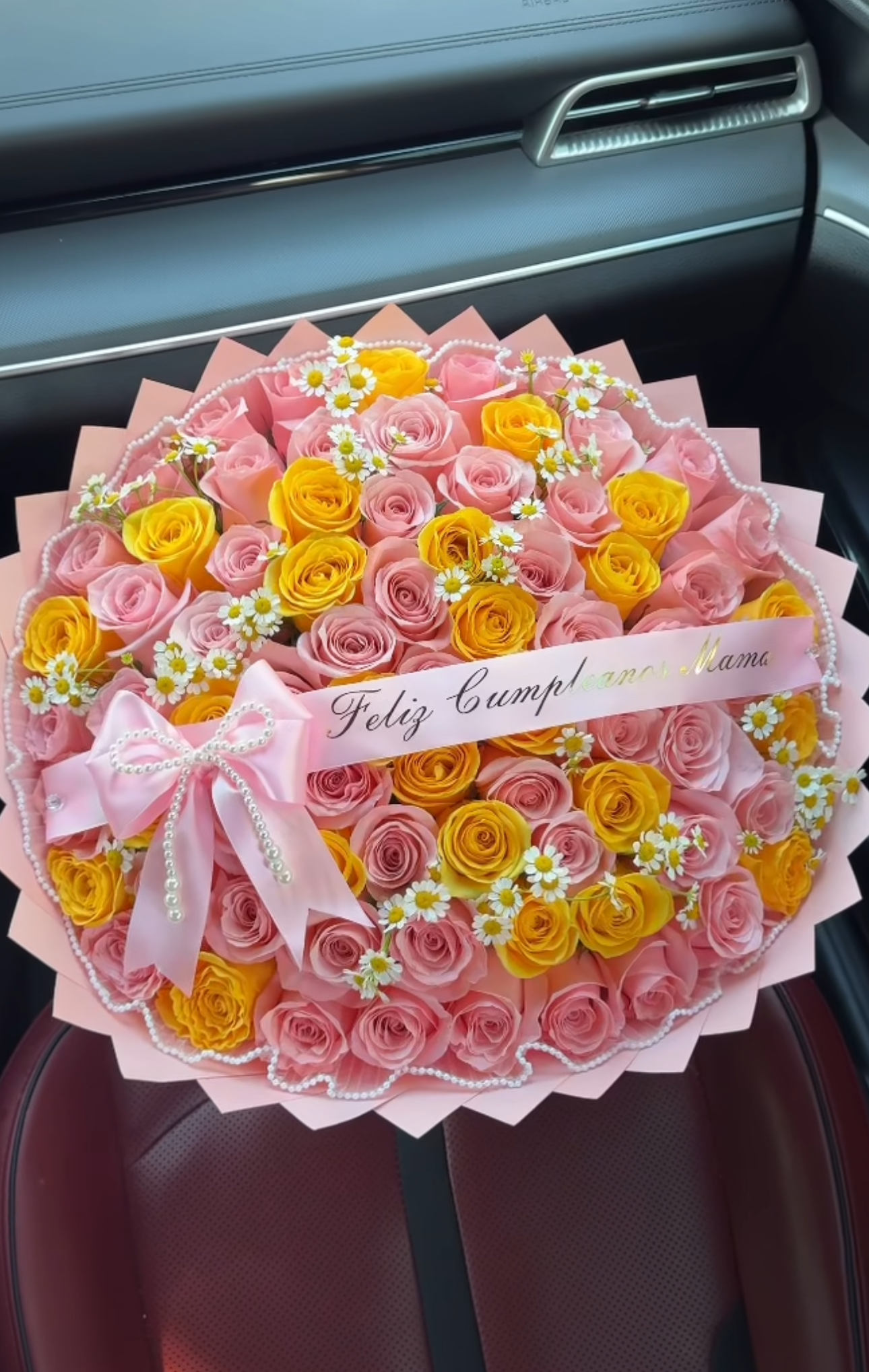 Adore me Bouquet 💛