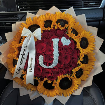 Sunflower Rim Initial Bouquet 🌻