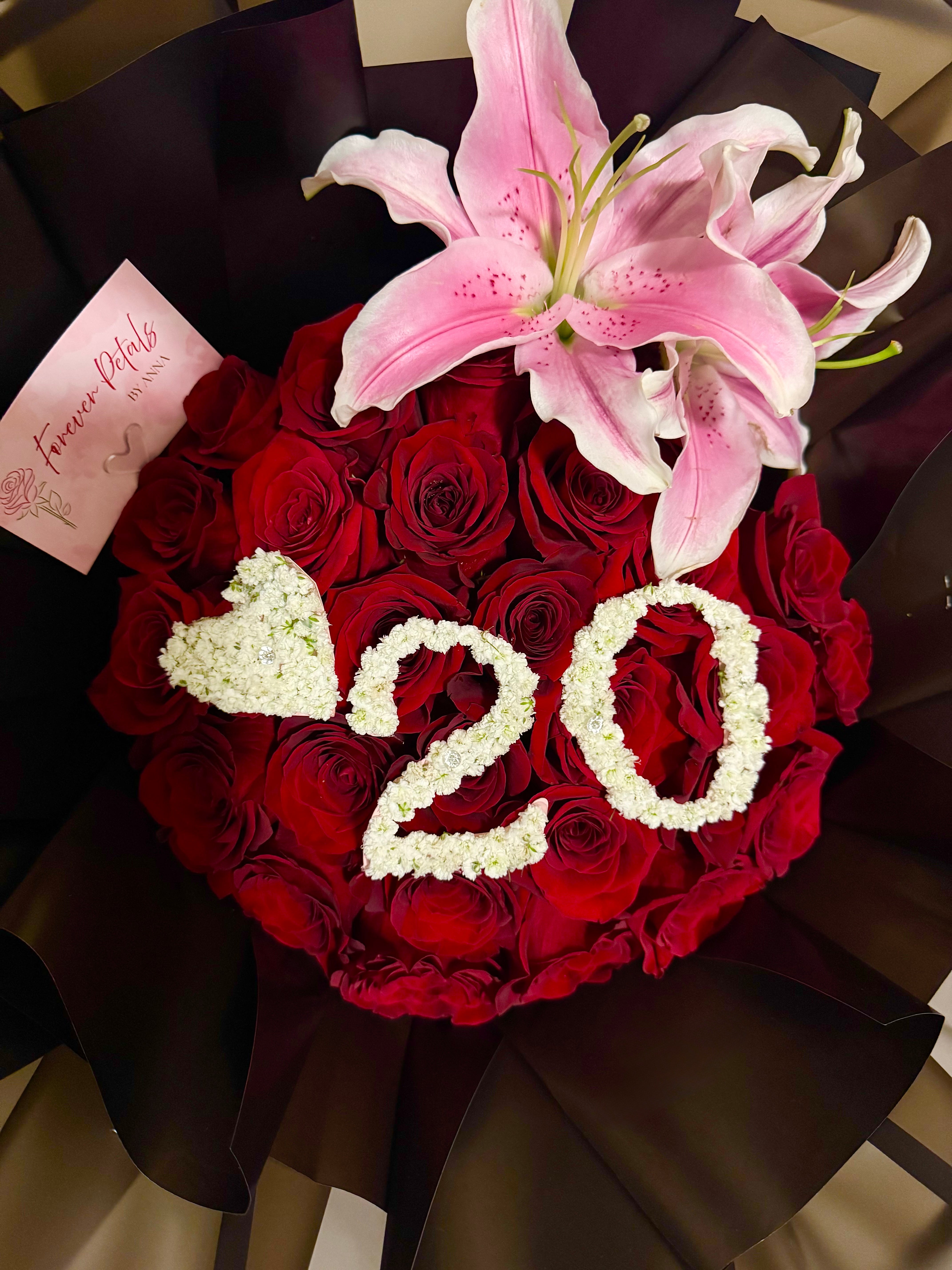 25 Count Classic Rose Charm Bouquet
