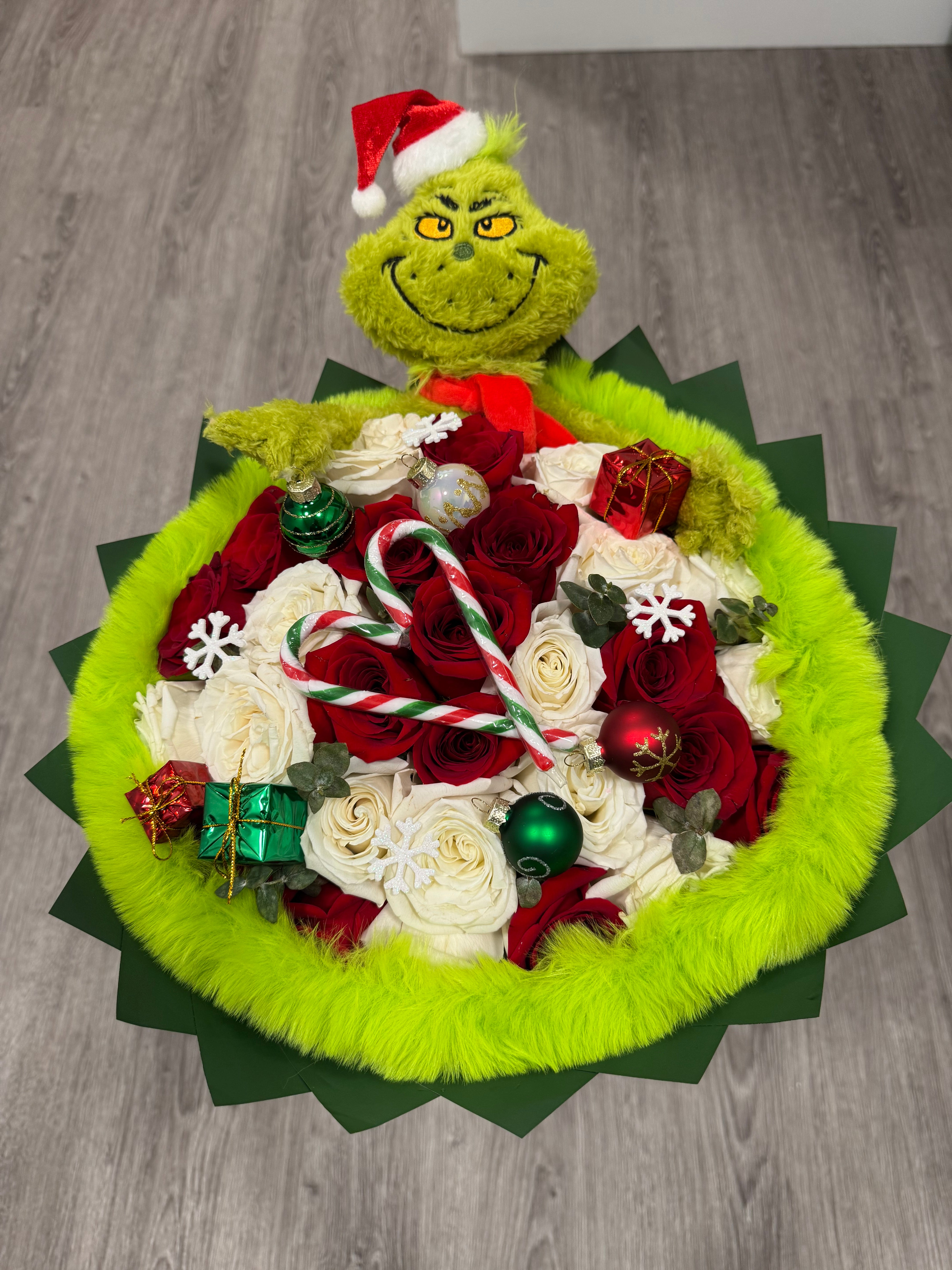 Grinch Themed Bouquet🎄