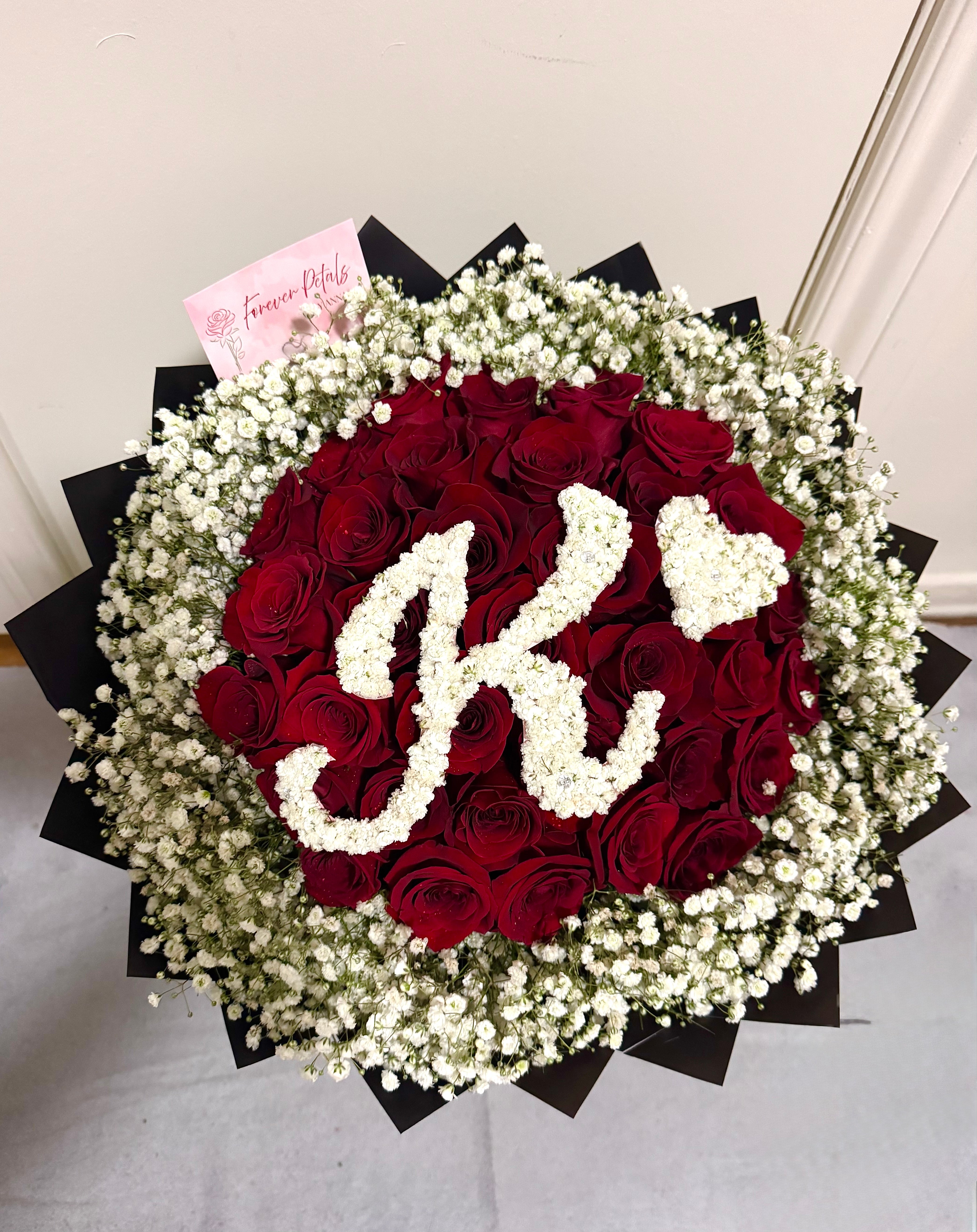 30 Count Angel Rim Bouquet with Initial