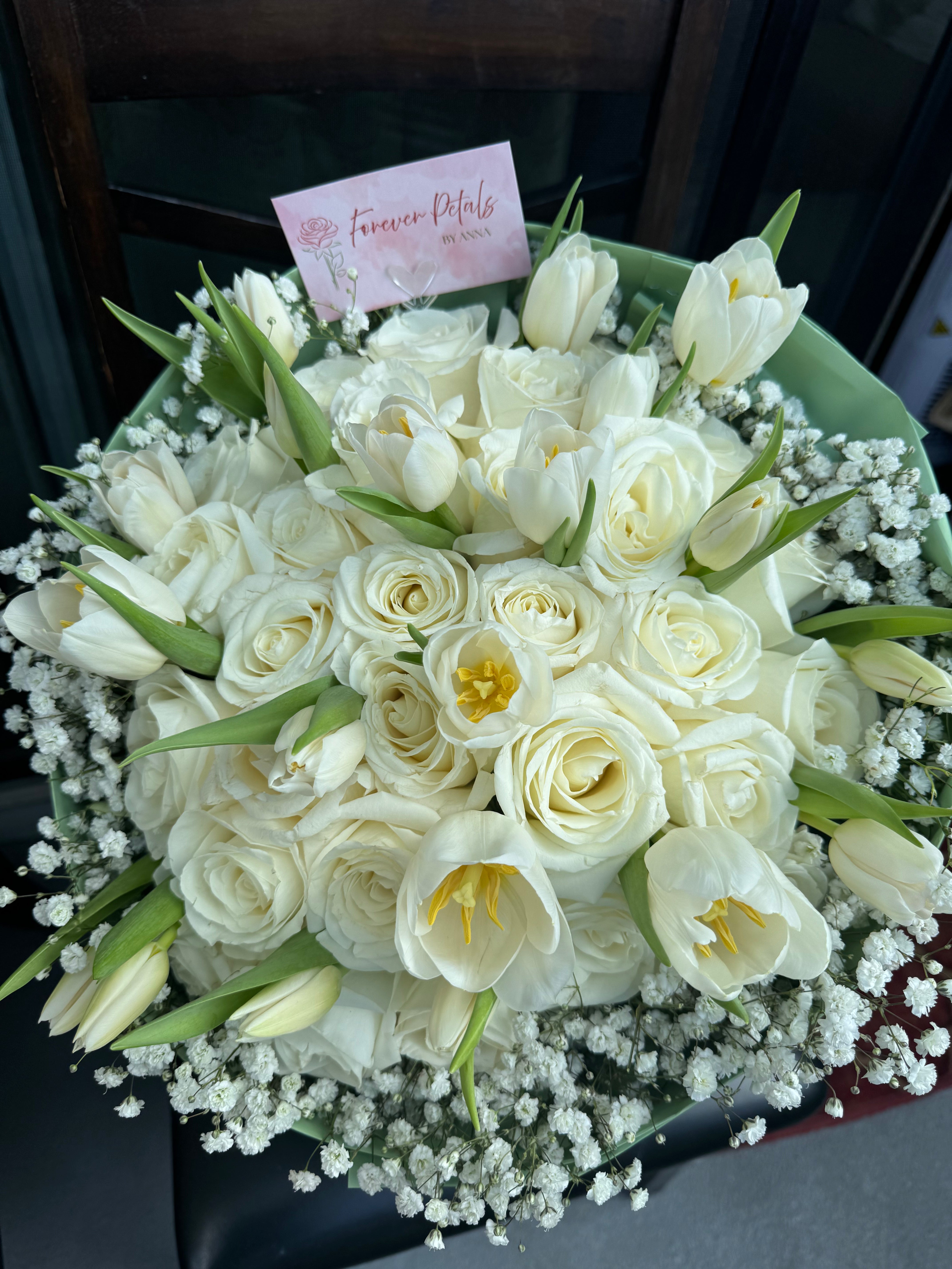 Elegant White Rose & Tulip Bouquet – Luxury All-White Floral Arrangement (Customizable)