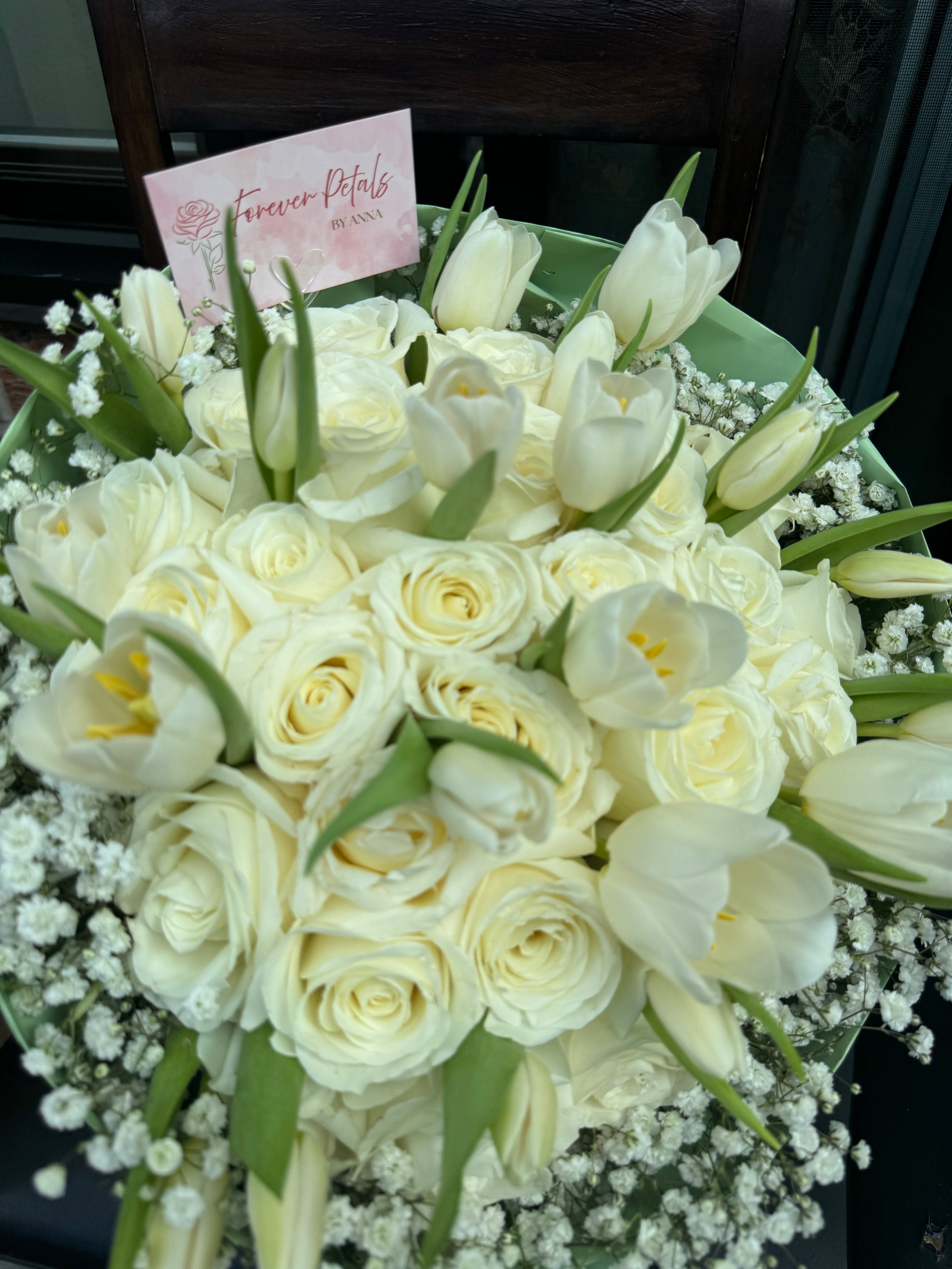 Elegant White Rose & Tulip Bouquet – Luxury All-White Floral Arrangement (Customizable)