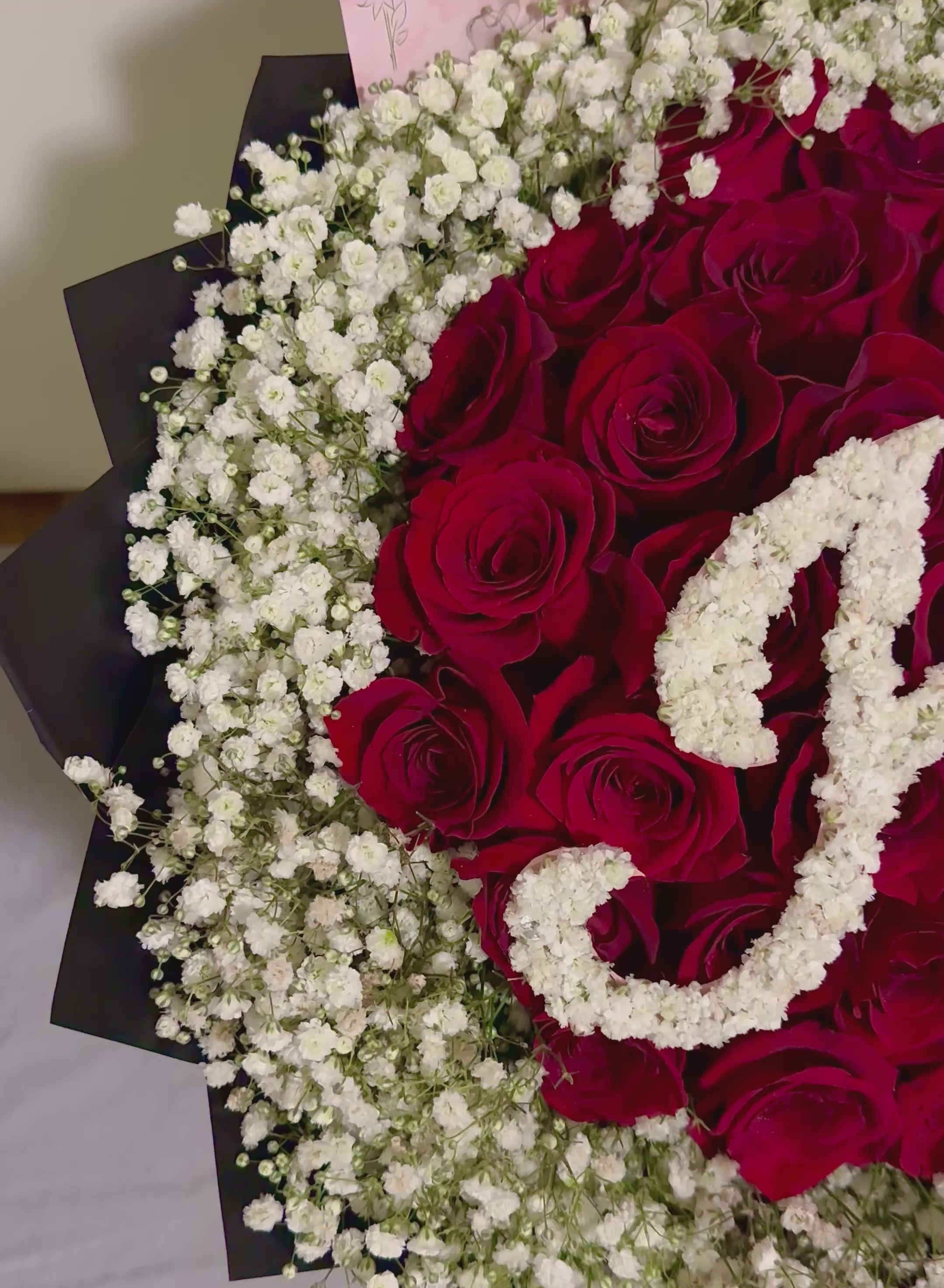 30 Count Angel Rim Bouquet with Initial